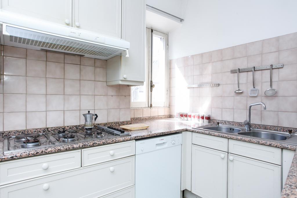 Pantheon Square Family Apartment Рим Экстерьер фото