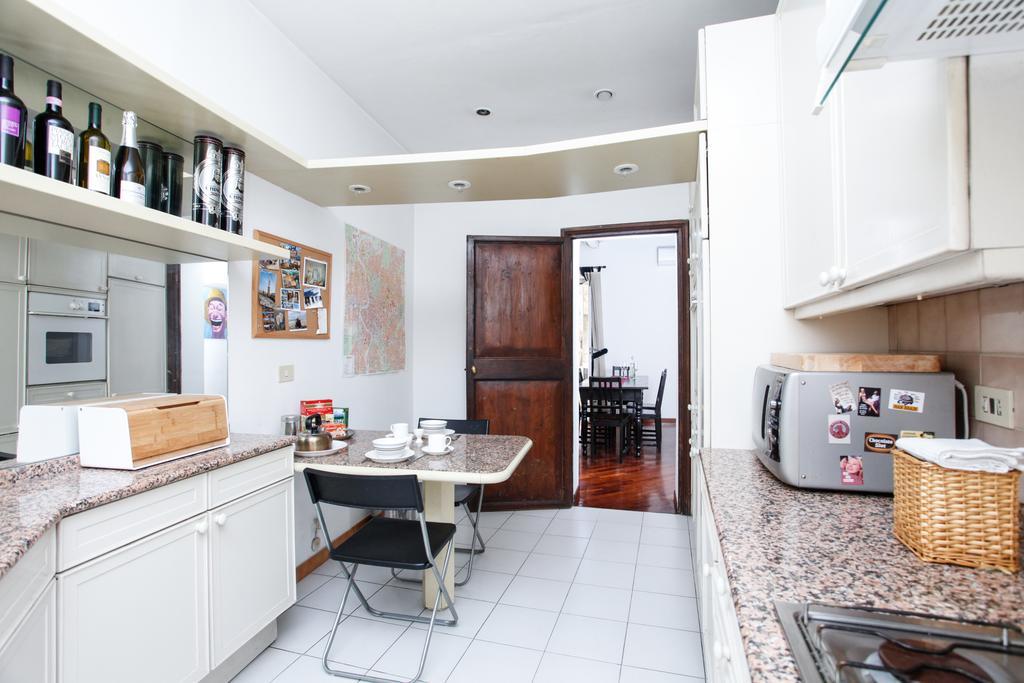 Pantheon Square Family Apartment Рим Экстерьер фото